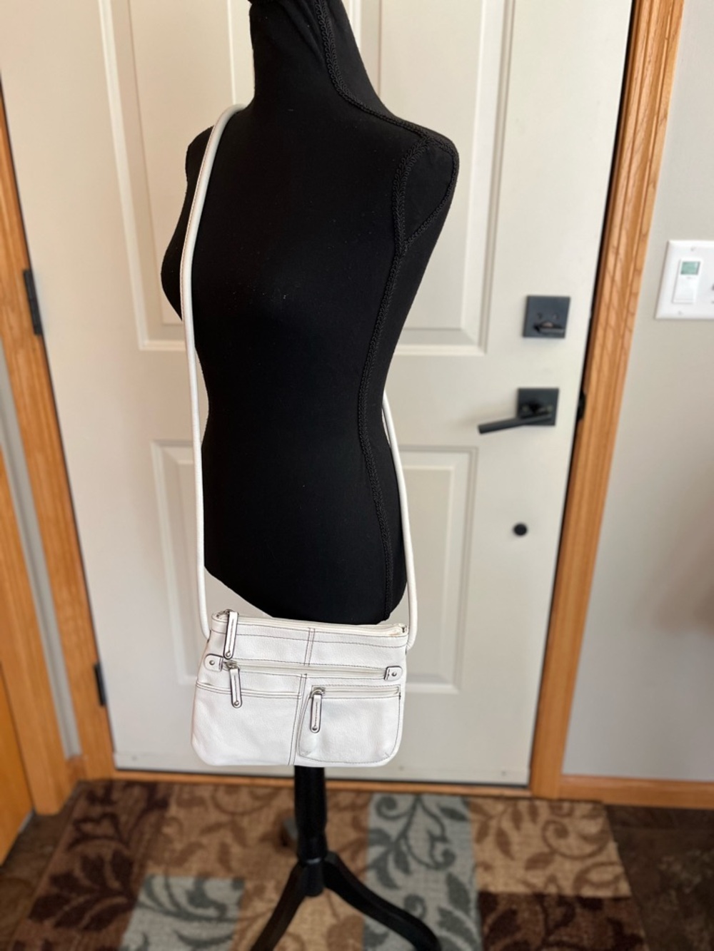 Tignanello pebbled leather crossbody shoulder off white leather purse. - Picture 3 of 16